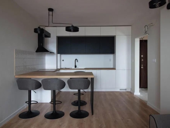 Дава се под наем Двустаен апартамент в Пловдив, Тракия - 70 кв.м за 382.5 € - Снимка #1