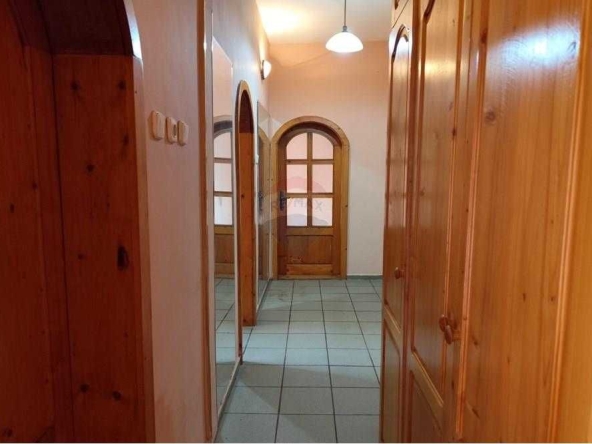 Двустаен апартамент в Перник, Рено - 74 кв.м за 1161 €/кв.м - Снимка #1
