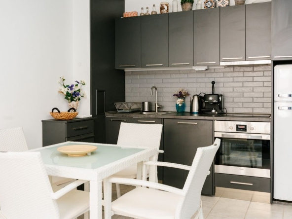 Дава се под наем Двустаен апартамент в Бургас, Възраждане - 50 кв.м за 306 € - Снимка #1