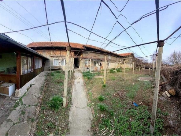 Къща в с. Ушинци, Област Разград - 100 кв.м за 434 €/кв.м - Снимка #1