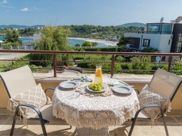 Дава се под наем Двустаен апартамент в Черноморец - 70 кв.м за 612 € - Снимка #1