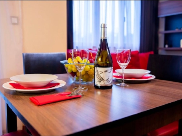 Дава се под наем Едностаен апартамент в Разлог - 50 кв.м за 6295.95 € - Снимка #1