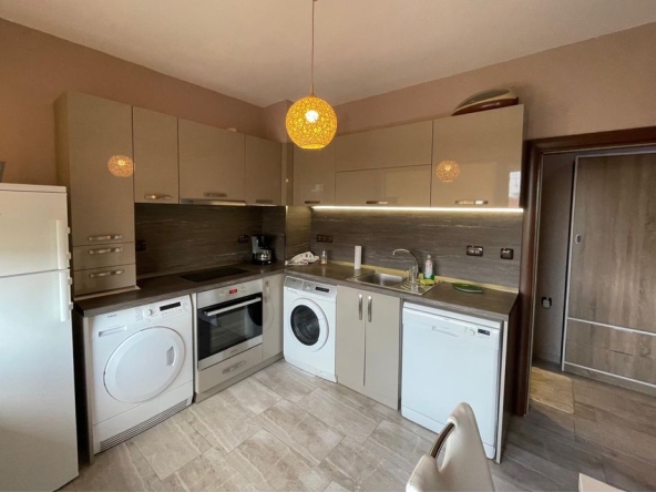 Дава се под наем Тристаен апартамент в Стара Загора, Център - 67 кв.м за 331.5 € - Снимка #1