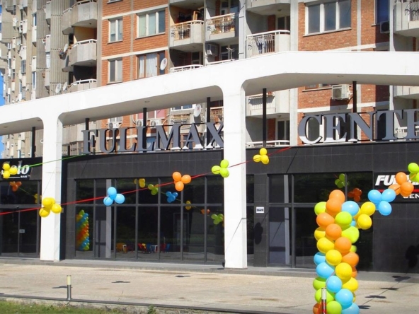 Двустаен апартамент в Варна, Погреби - 64 кв.м за 1275 €/кв.м - Снимка #1