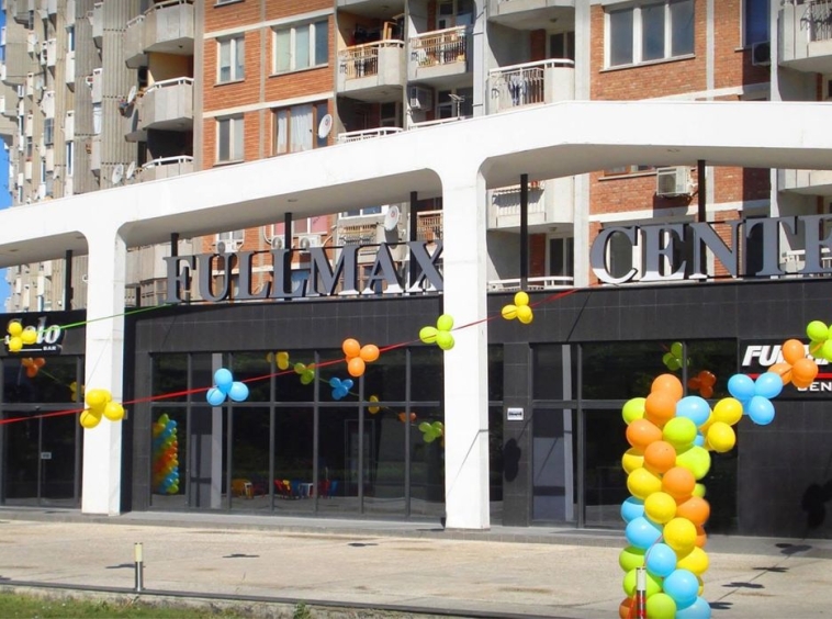Двустаен апартамент в Варна, Погреби - 64 кв.м за 1275 €/кв.м - Снимка #1