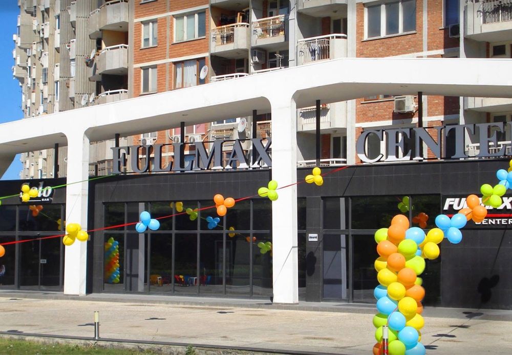 Двустаен апартамент в Варна, Погреби - 64 кв.м за 1275 €/кв.м - Снимка #1