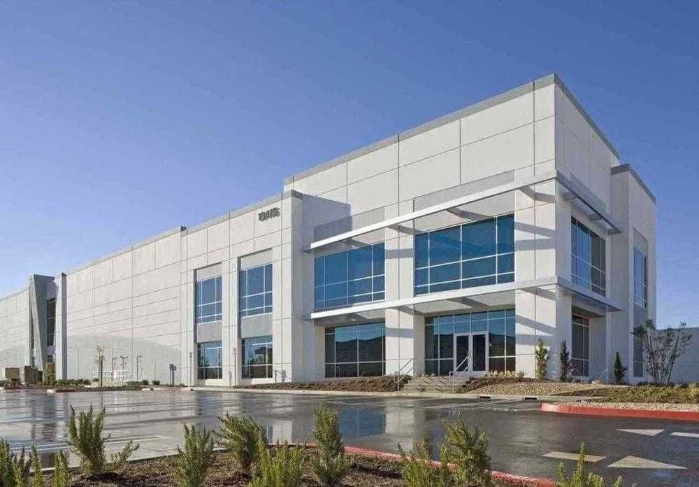 Хотел в Берковица - 2100 кв.м за 20 €/кв.м - Снимка #1