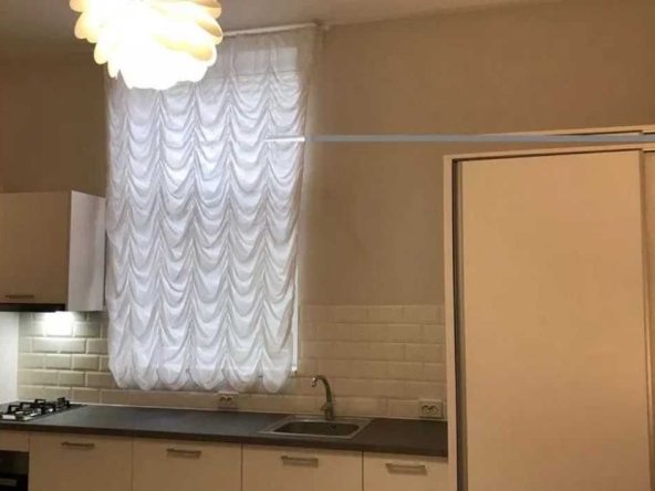 Дава се под наем  в Бургас, Славейков - 20 кв.м за 91.8 € - Снимка #1