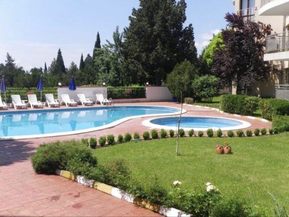 Тристаен апартамент в Несебър - 110 кв.м за 837 €/кв.м - Снимка #1