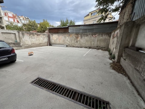 Дава се под наем Гараж / Паркомясто в Пловдив, Кършияка - 20 кв.м за 91.8 € - Снимка #1