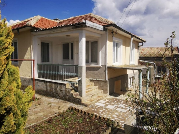Къща в с. Оборище, Област Варна - 62 кв.м за 905 €/кв.м - Снимка #1