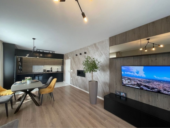 Четиристаен апартамент в Варна, Базар Левски - 151 кв.м за 2848 €/кв.м - Снимка #1