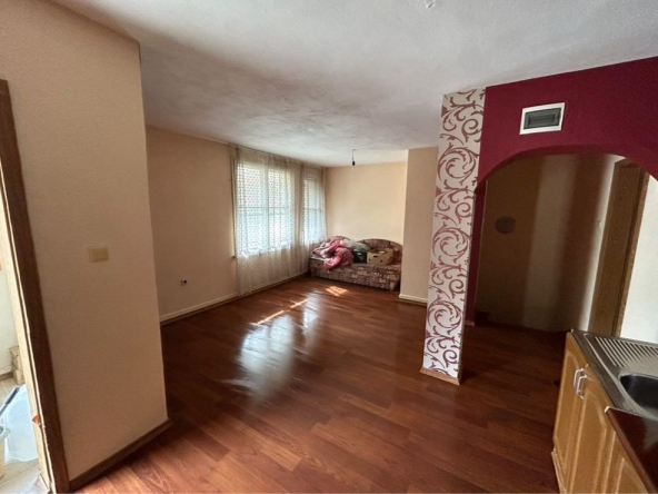 Магазин в Казанлък - 80 кв.м за 804 €/кв.м - Снимка #1