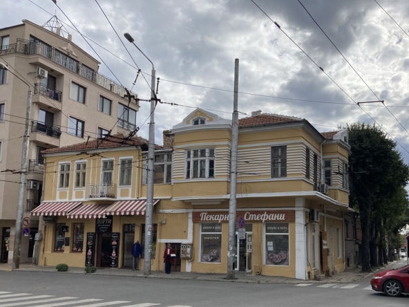 Дава се под наем Етаж от къща в Варна, Нептун - 100 кв.м за 612 € - Снимка #1