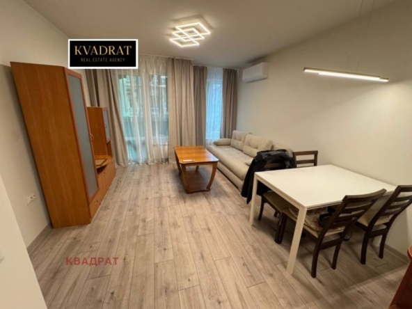 Дава се под наем Тристаен апартамент в Варна, Център - 100 кв.м за 897.6 € - Снимка #1