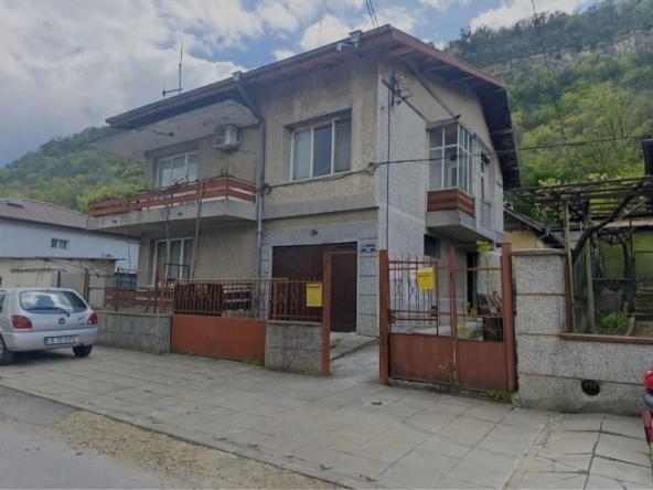 Къща в Провадия - 220 кв.м за 267 €/кв.м - Снимка #1