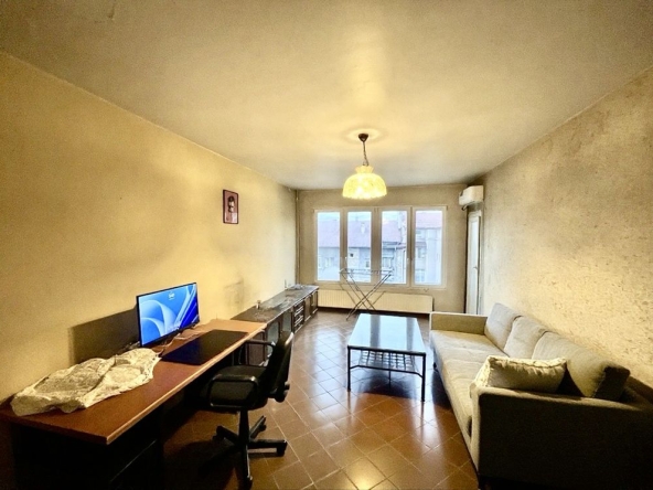 Тристаен апартамент в София, Зона Б-5-3 - 89191 кв.м за 2 €/кв.м - Снимка #1