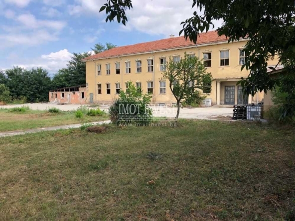 Промишлена сграда в Карлово - 900 кв.м за 167 €/кв.м - Снимка #1