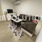 Дава се под наем Едностаен апартамент в Варна, Цветен квартал - 29 кв.м за 240 € - Снимка #1