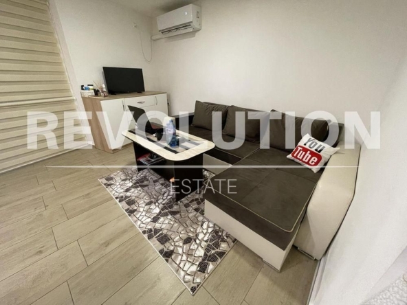 Дава се под наем Едностаен апартамент в Варна, Цветен квартал - 29 кв.м за 240 € - Снимка #1