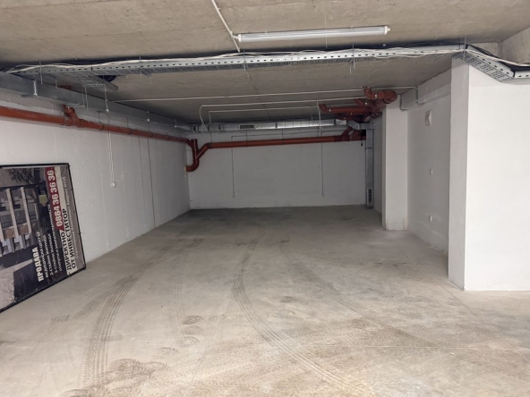 Дава се под наем Гараж / Паркомясто в Варна, Център - 16 кв.м за 127.5 € - Снимка #1