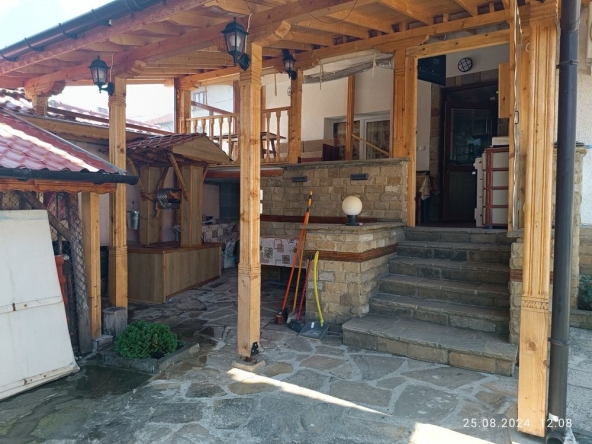 Къща в Котел - 200 кв.м за 300 €/кв.м - Снимка #1