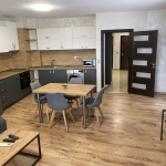 Дава се под наем Тристаен апартамент в Варна, Колхозен пазар - 90 кв.м за 606.9 € - Снимка #1