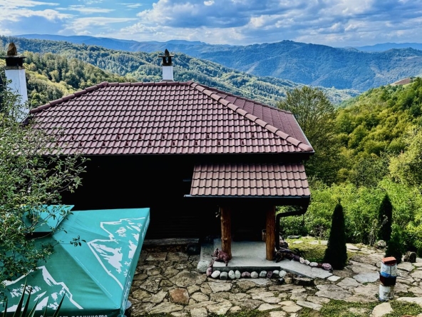 Къща в с. Черни Осъм, Област Ловеч - 62 кв.м за 1016 €/кв.м - Снимка #1