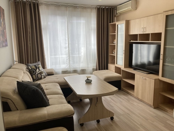 Дава се под наем Четиристаен апартамент в София, Център - 90 кв.м за 790 € - Снимка #1