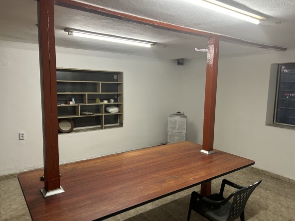 Дава се под наем Промишлена сграда в София, Требич - 300 кв.м за 1275 € - Снимка #1