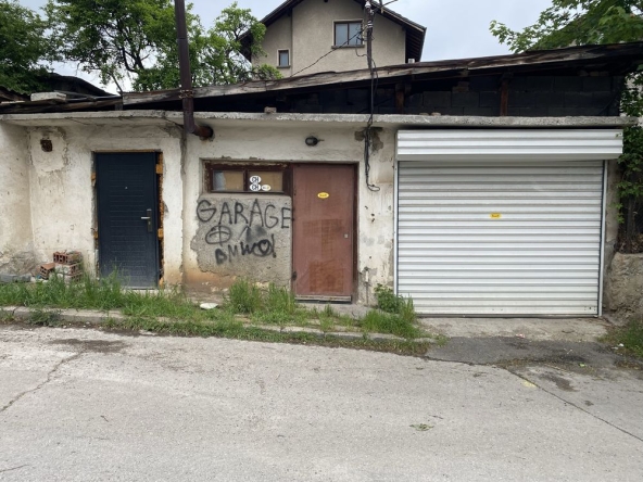 Дава се под наем Магазин в Перник, Красно село - 70 кв.м за 229.5 € - Снимка #1