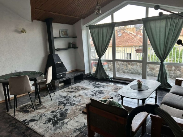 Дава се под наем Тристаен апартамент в София, Лозенец - 97 кв.м за 600 € - Снимка #1