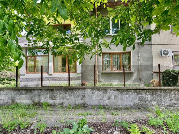 Етаж от къща в Левски - 80 кв.м за 425 €/кв.м - Снимка #1