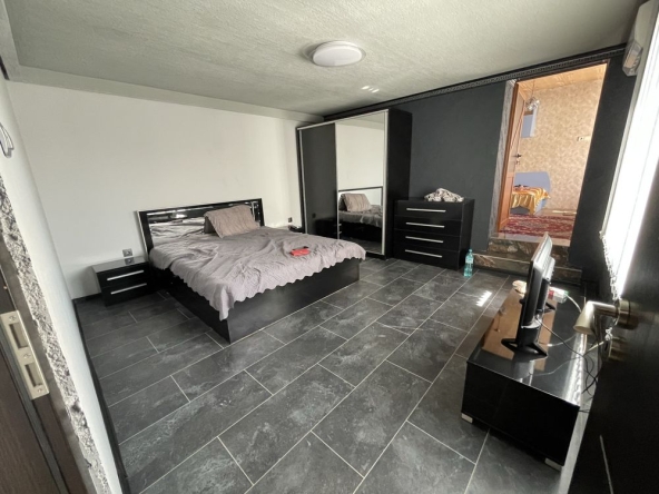 Къща в Полски Тръмбеш - 240 кв.м за 298 €/кв.м - Снимка #1