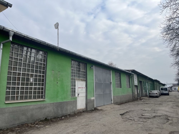 Промишлена сграда в Търговище, Център - 5091 кв.м за 136 €/кв.м - Снимка #1