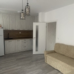 Дава се под наем Тристаен апартамент в Търговище, Център - 80 кв.м за 357 € - Снимка #1