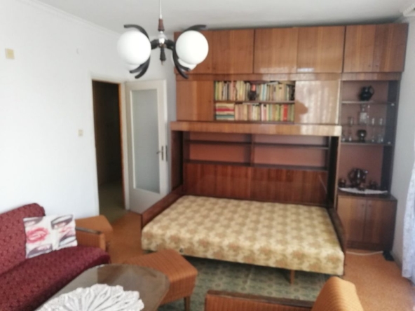 Дава се под наем Двустаен апартамент в Шумен, Център - 80 кв.м за 229.5 € - Снимка #1