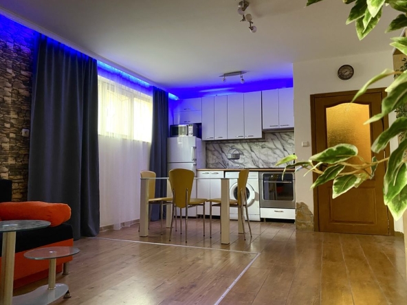 Дава се под наем Тристаен апартамент в Варна, Бриз - 68 кв.м за 484.5 € - Снимка #1