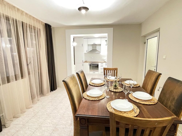 Дава се под наем Многостаен апартамент в Варна, Център - 135 кв.м за 1000 € - Снимка #1