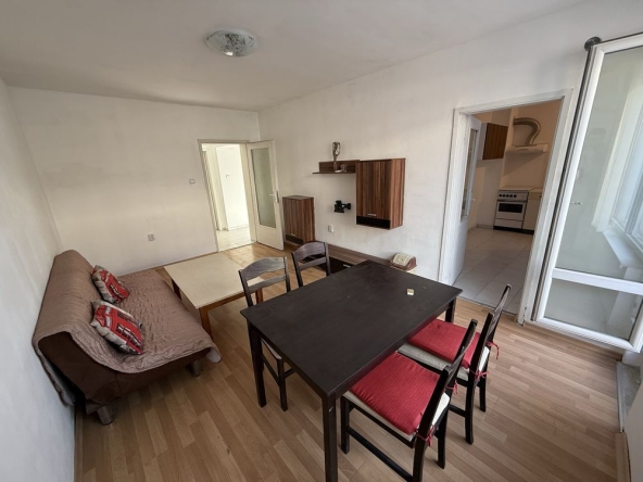 Дава се под наем Двустаен апартамент в Стара Загора, Център - 75 кв.м за 341.7 € - Снимка #1