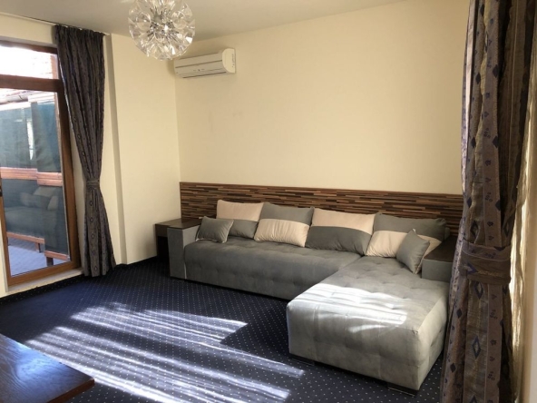 Дава се под наем Тристаен апартамент в Шумен, Томбул джамия - 70 кв.м за 331.5 € - Снимка #1