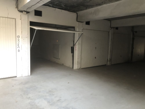 Дава се под наем Гараж / Паркомясто в София, Манастирски ливади - 20 кв.м за 127.5 € - Снимка #1