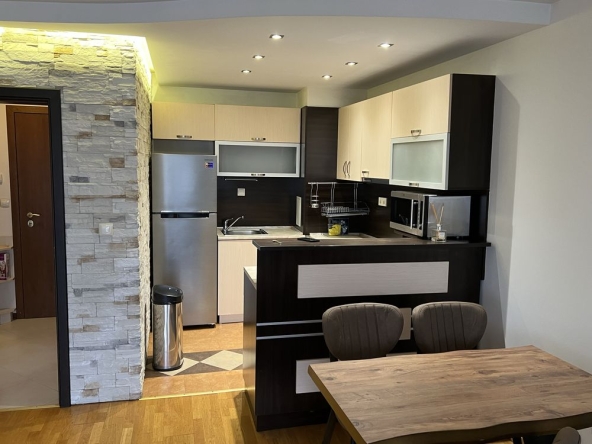 Дава се под наем Тристаен апартамент в София, 7-ми 11-ти километър - 100 кв.м за 799 € - Снимка #1