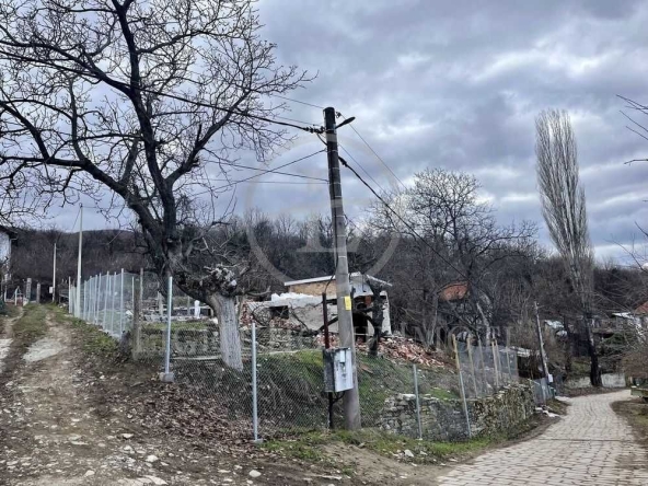 Парцел в с. Извор, Област Пловдив - 547 кв.м за 81 €/кв.м - Снимка #1