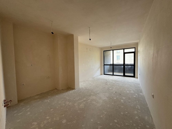 Тристаен апартамент в Търговище, Запад 1 - 104 кв.м за 1025 €/кв.м - Снимка #1