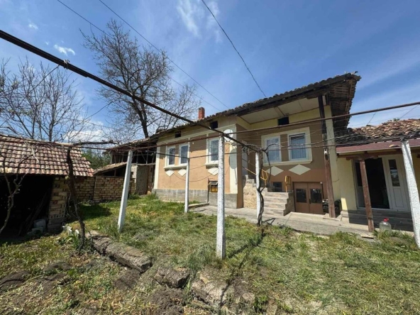 Къща в Търговище, Център - 80 кв.м за 510 €/кв.м - Снимка #1