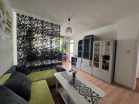 Дава се под наем Двустаен апартамент в Търговище, Център - 65 кв.м за 255 € - Снимка #1