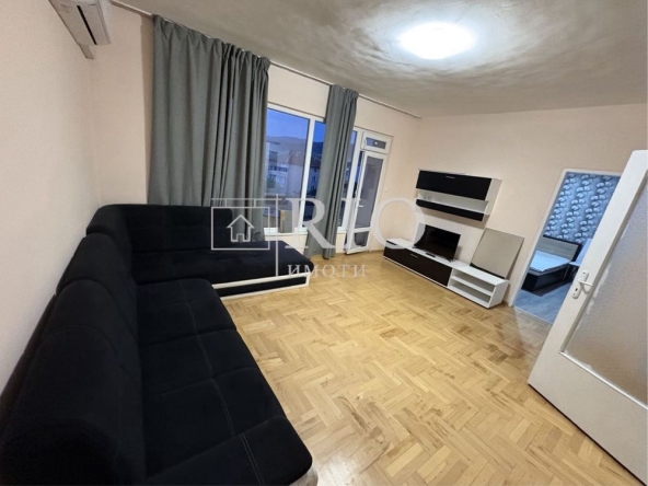 Дава се под наем Двустаен апартамент в Пловдив, Коматево - 72 кв.м за 357 € - Снимка #1