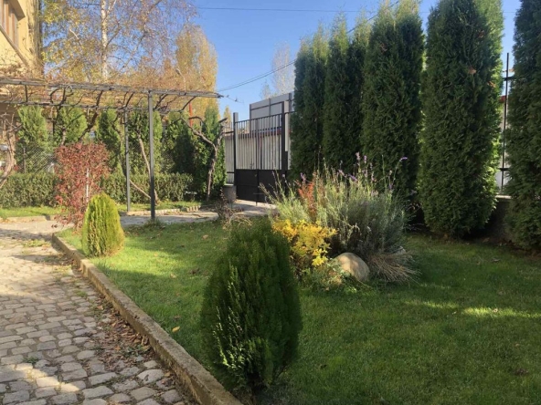 Дава се под наем Къща в София, Овча купел - 100 кв.м за 612 € - Снимка #1