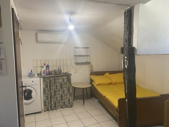 Дава се под наем Едностаен апартамент в Габрово, Център - 35 кв.м за 102 € - Снимка #1